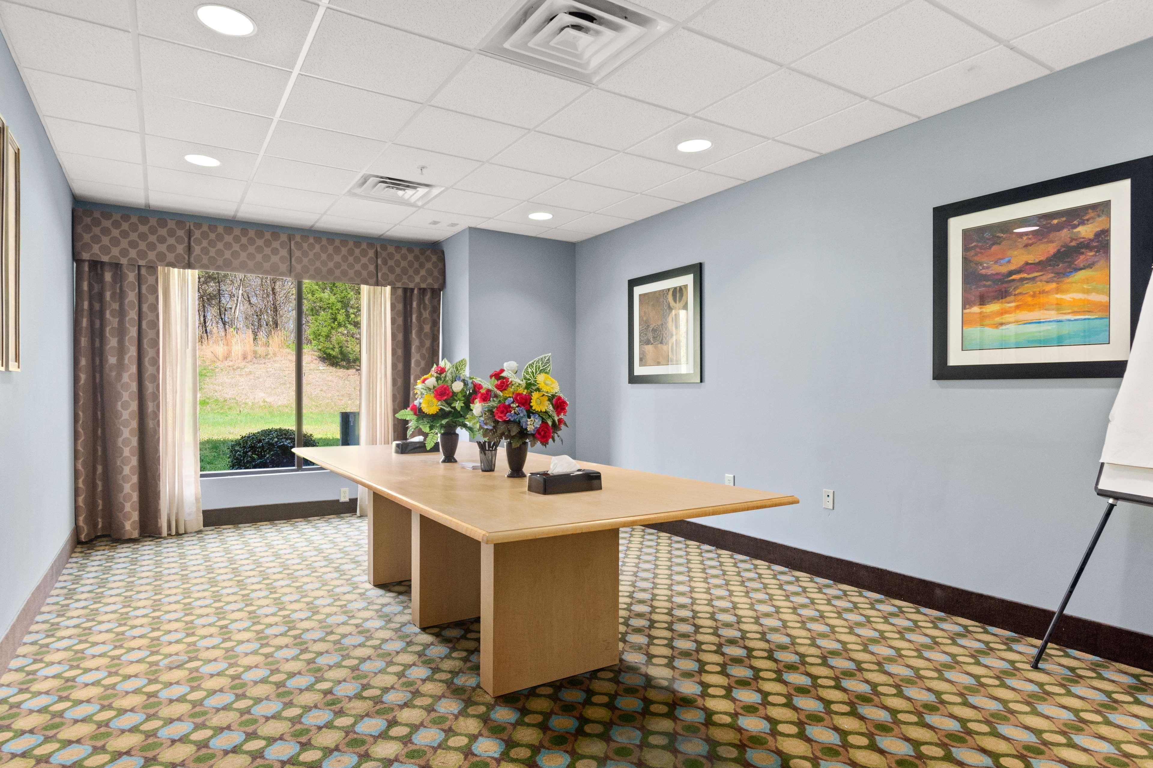 Surestay Plus Hotel By Best Western Portland Route 52 West מראה חיצוני תמונה
